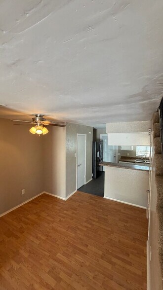 Building Photo - 2132 Aspen Dr
