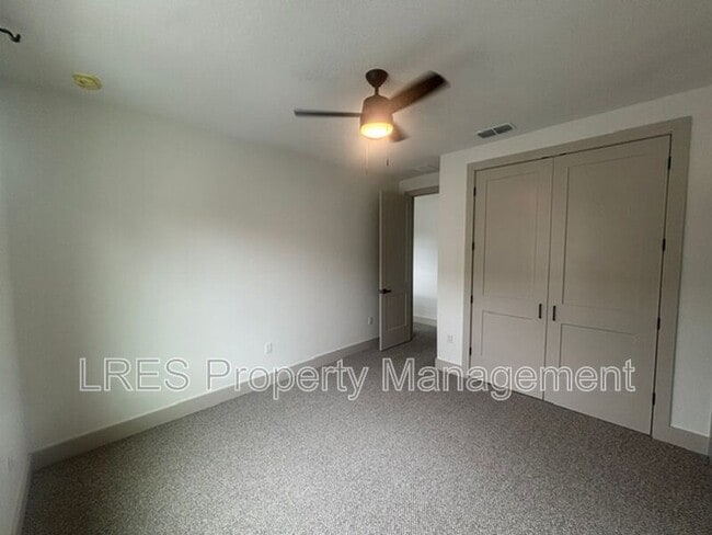 Building Photo - 722 Ellwood Ave