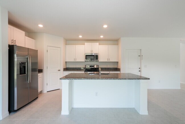 Building Photo - 2125 Skybrooke Blvd