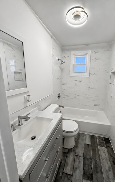 Building Photo - 17716 Leslie Rd