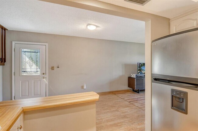 Building Photo - 1601 Bayhouse Point Dr