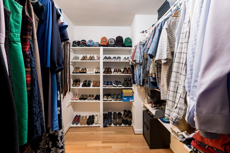 Building Photo - 338 W Olney Rd