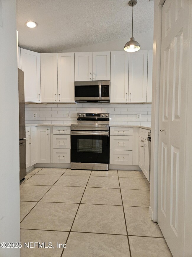 Building Photo - 1107 Sea Hawk Dr