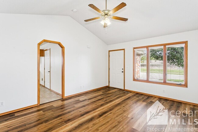 Building Photo - 3 BED, 3 BATH DOUGLAS AND MAIZE