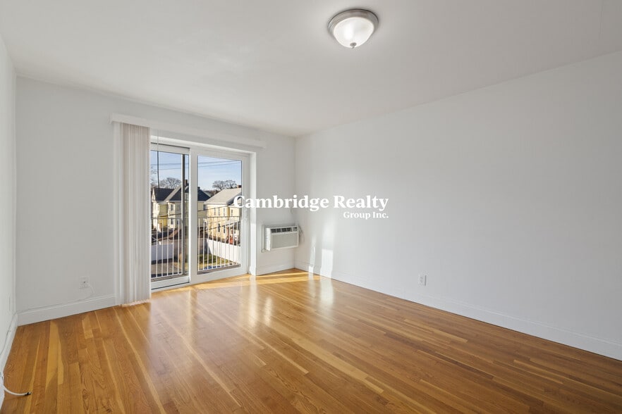 Building Photo - 141 Summer St