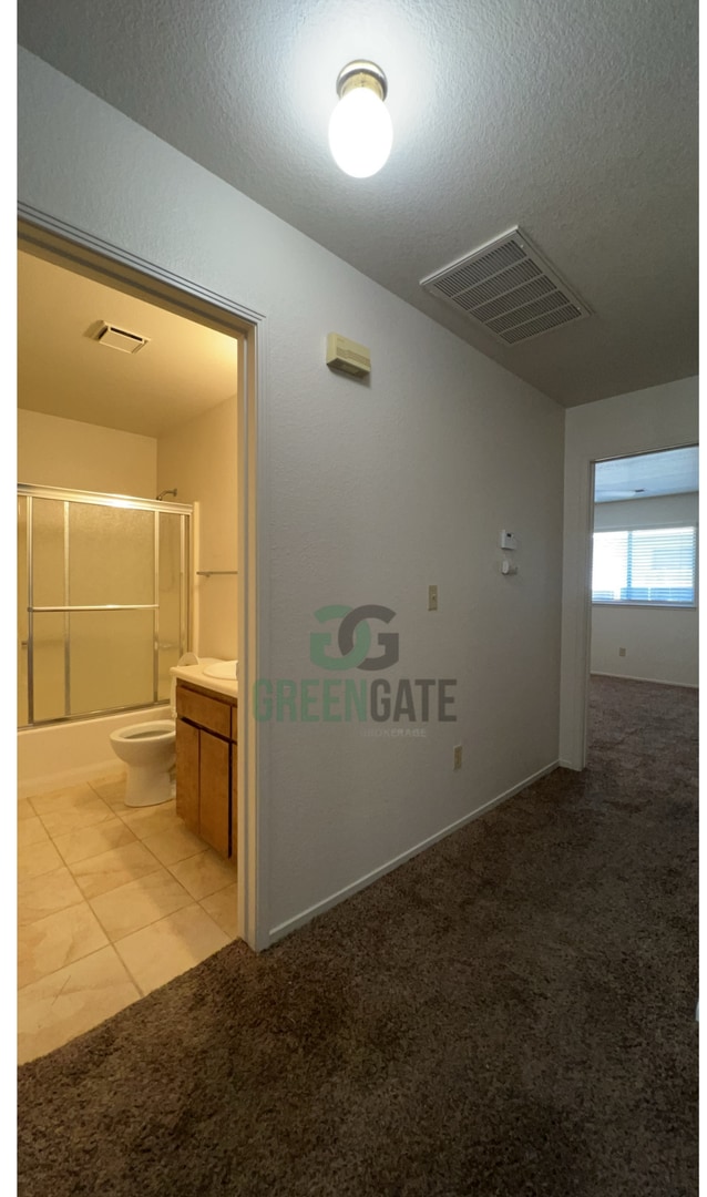 Building Photo - 2 Bedroom/2 Bath Duplex Home Ready in Modesto