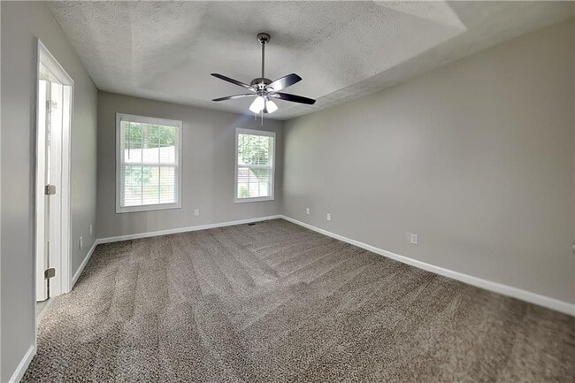Building Photo - 658 Castlebrooke Way SE
