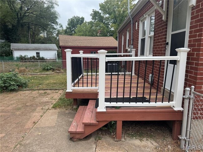 Building Photo - 840 Pershall Rd