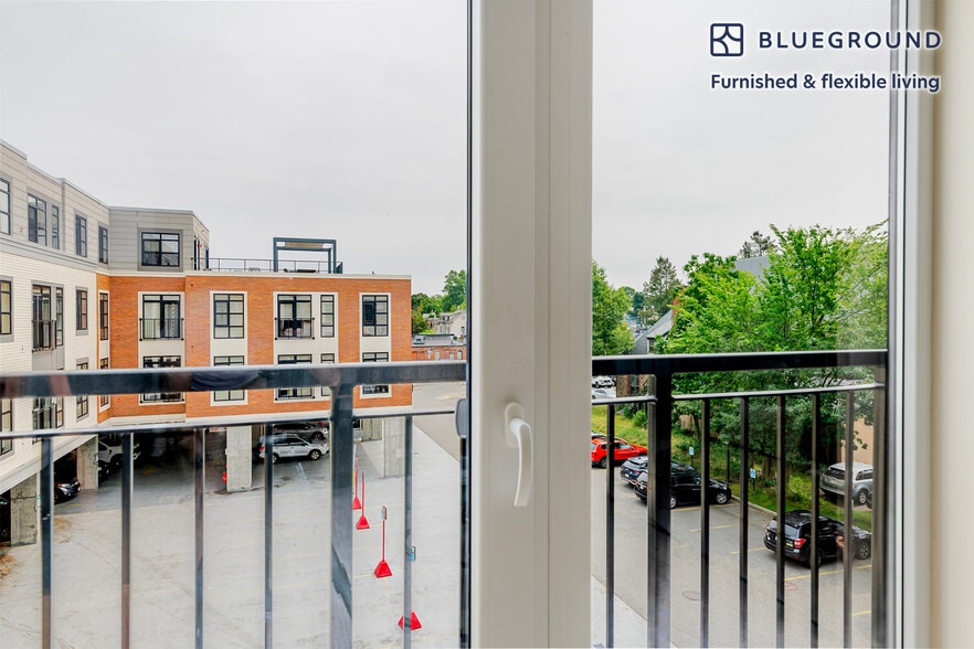 Building Photo - 28 Austin St