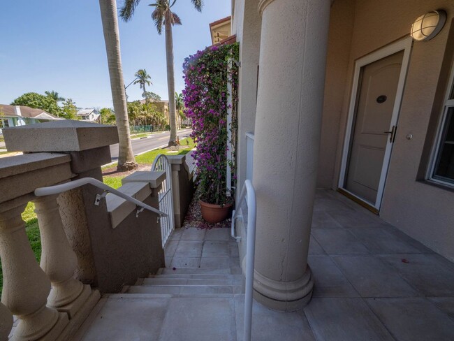 Building Photo - 2110 W 1st