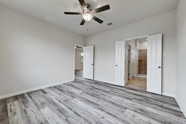 Building Photo - 11820 Sandy Lodge Ct