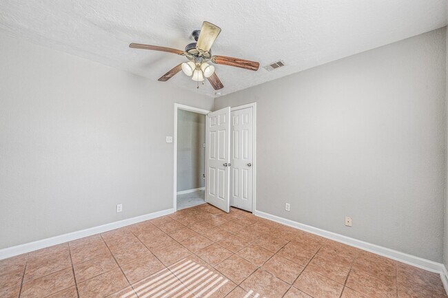 Building Photo - 1318 55th St