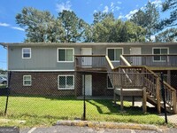 Building Photo - 6077 Pine St