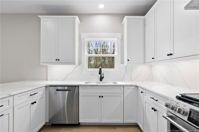 Building Photo - 22 S Shamrock Dr