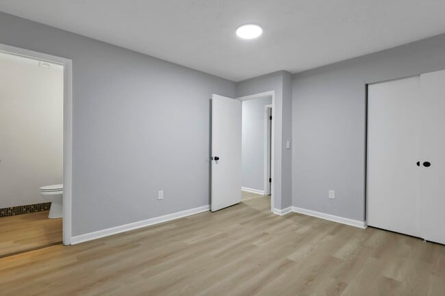 Building Photo - 1634 S James Rd