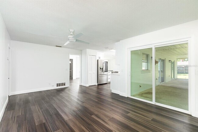 Building Photo - 3413 Bowman Dr