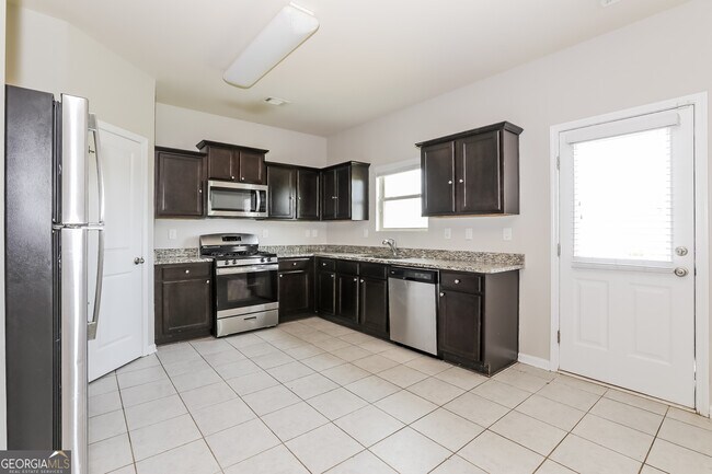 Building Photo - 694 Independence Ave