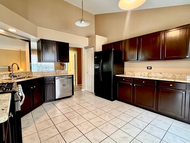 Building Photo - 2905 Stonewater Dr