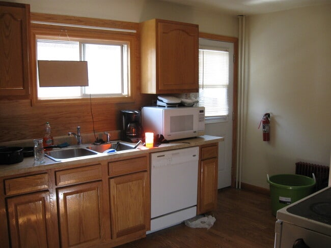 Building Photo - 334 W Nittany Ave