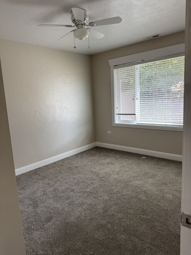 Building Photo - 2789 N 1600 E