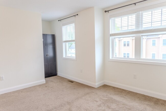 Building Photo - 7 Gorham St