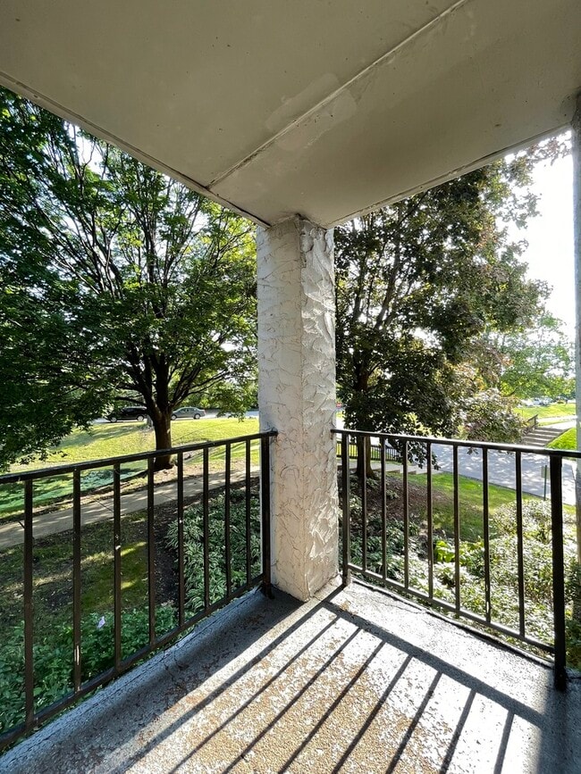 Building Photo - 450 Plum Creek Dr