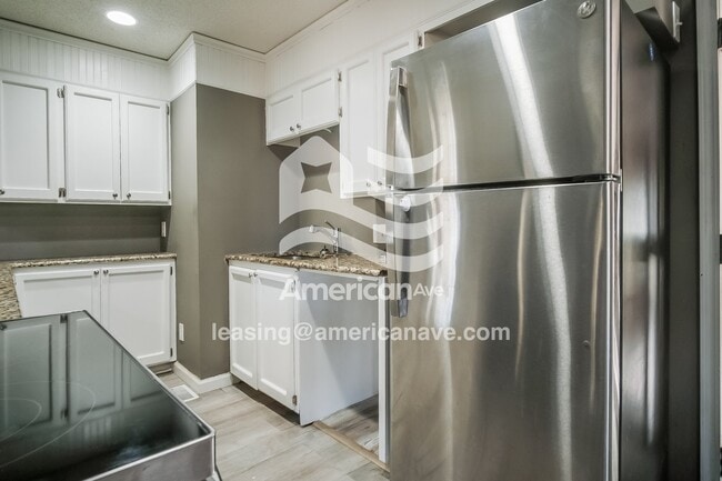 Building Photo - 504 N Dogwood St