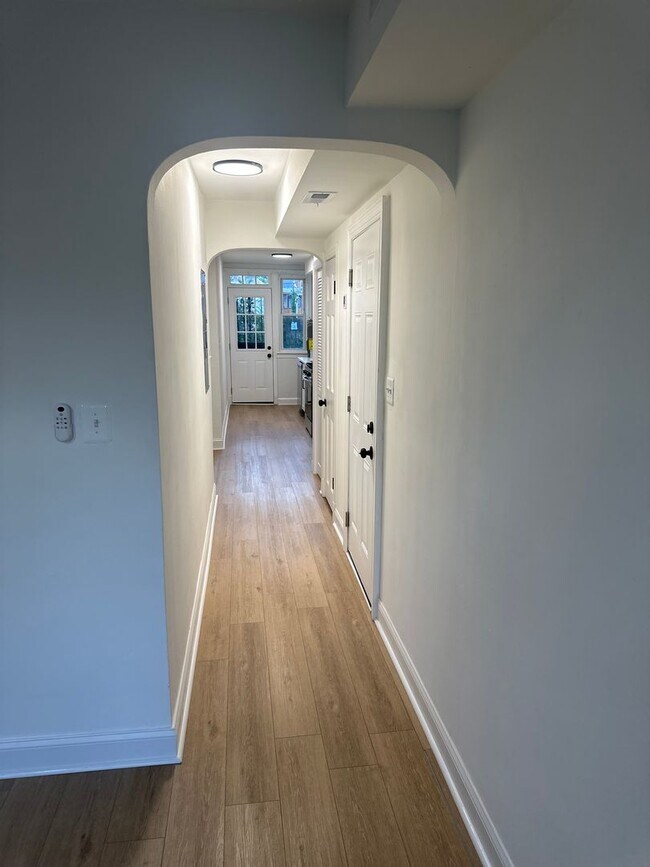 Building Photo - 1913 Minnesota Ave SE