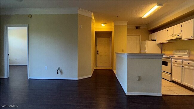 Building Photo - 11490 Villa Grand