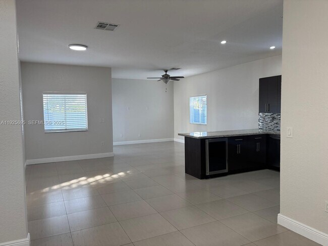 Building Photo - 16124 SW 55th Terrace