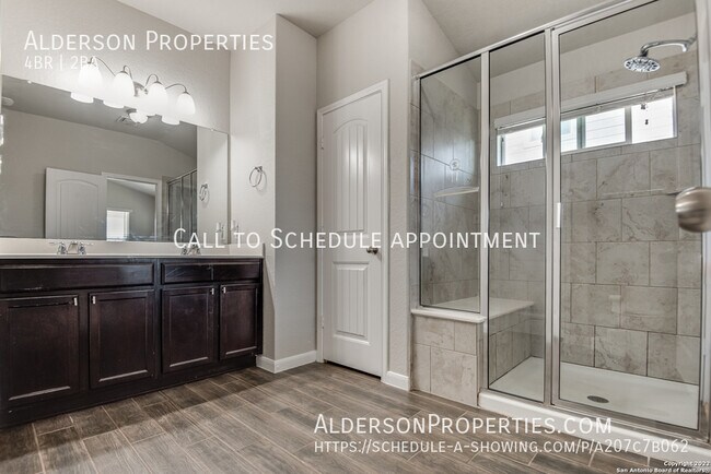 Building Photo - 2292 Olive Hl