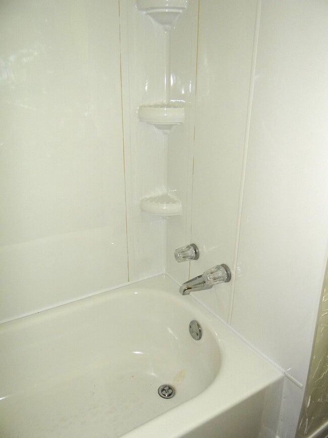 Building Photo - 130 Mansfield Ferry Rd