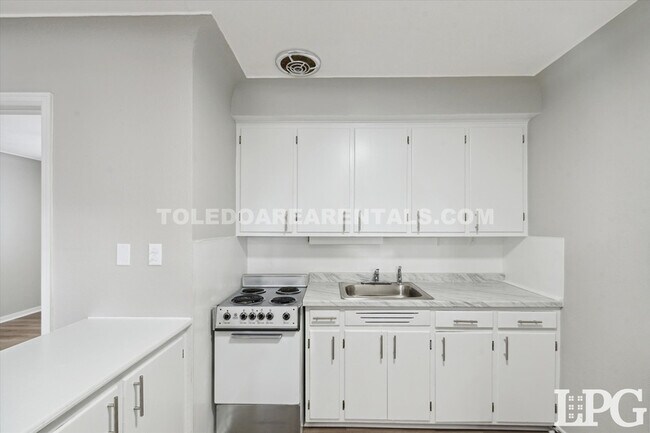 Building Photo - 4225 Harvest Ln