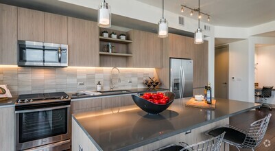 Building Photo - Experience Luxury + 1 Month Free Rent!