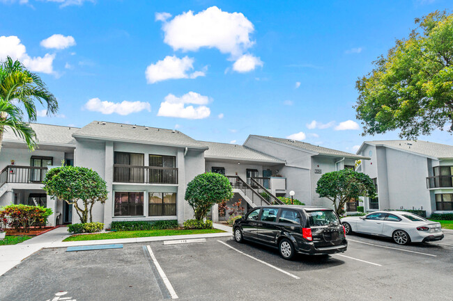 Building Photo - 5054 Golfview Ct