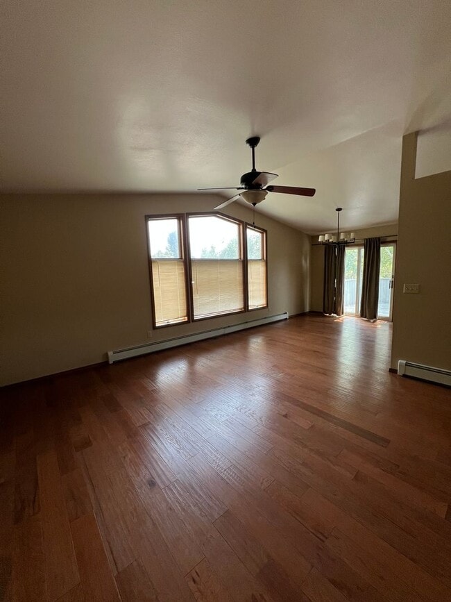 Building Photo - 4090 Bobcat Dr