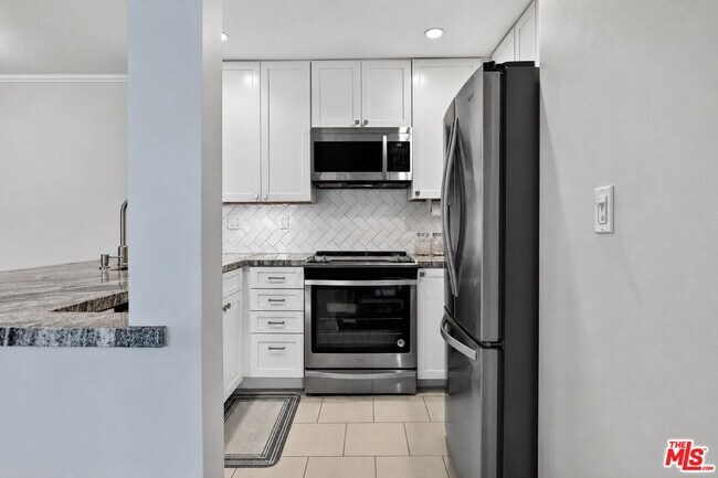 Building Photo - 5003 Westpark Dr