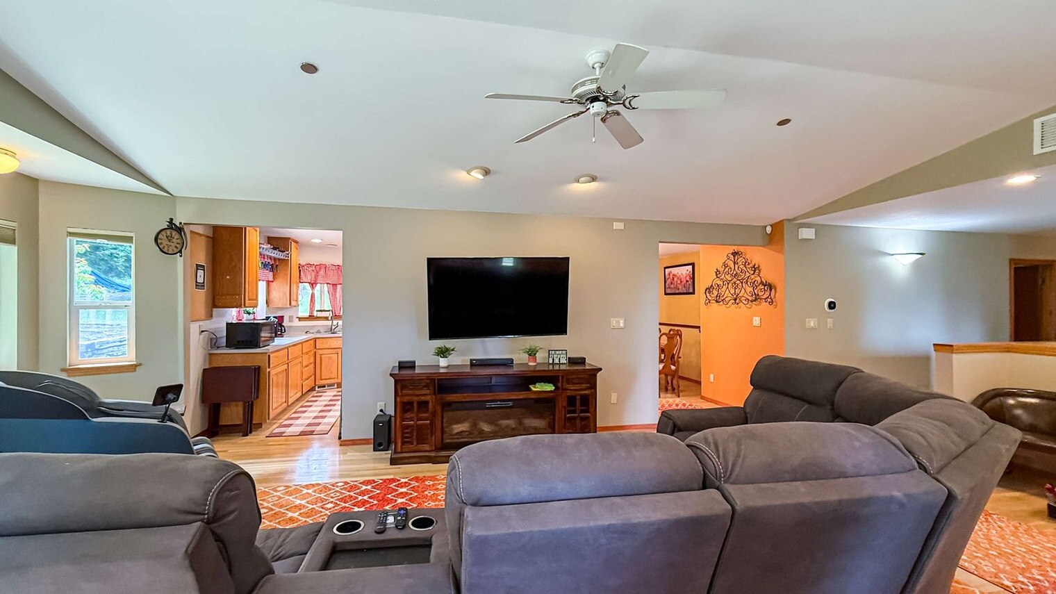 Building Photo - 73 Ross Ln