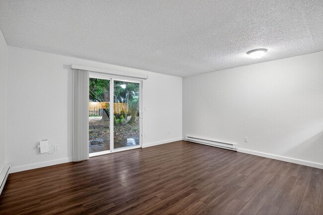 Building Photo - 2865 N Clark Ct