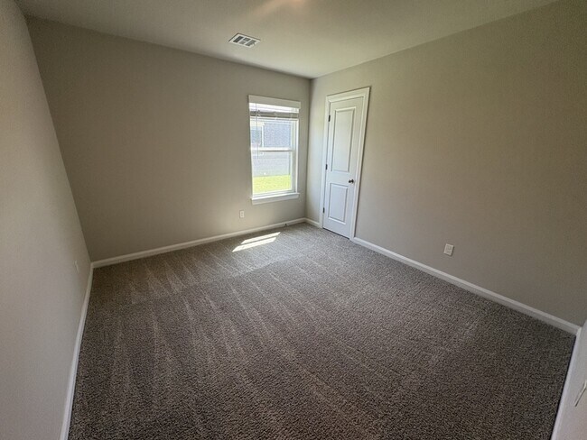 Building Photo - 15910 East 75th St N