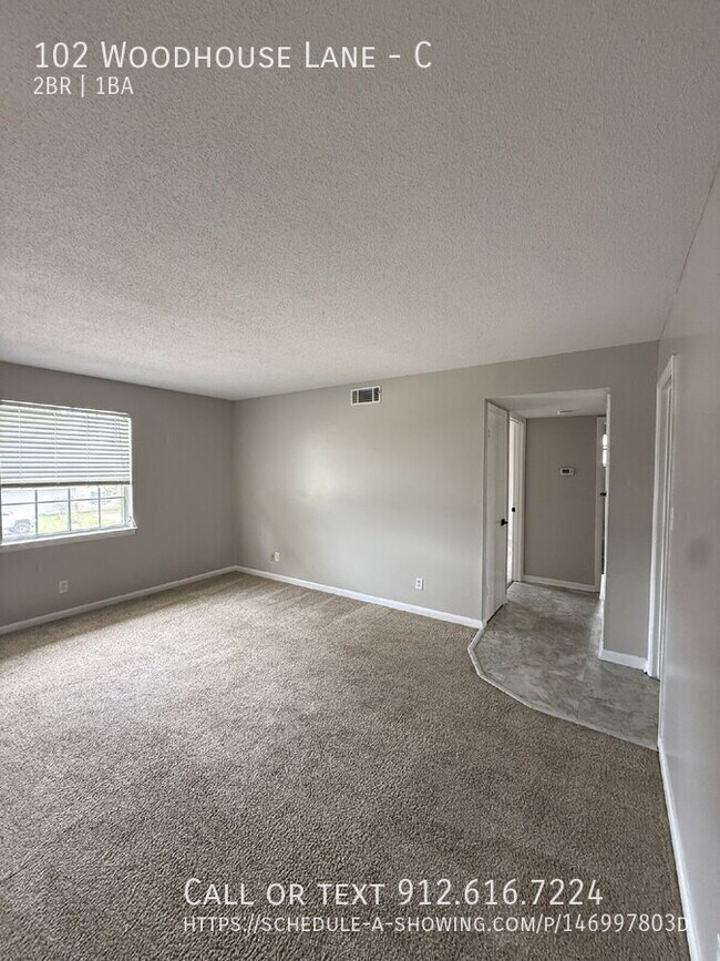 Building Photo - 102 Woodhouse Ln