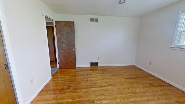 Building Photo - Single Family Home