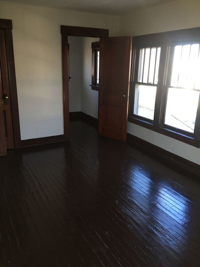 Building Photo - Spacious 3 Bedroom w/Covered Front Porch