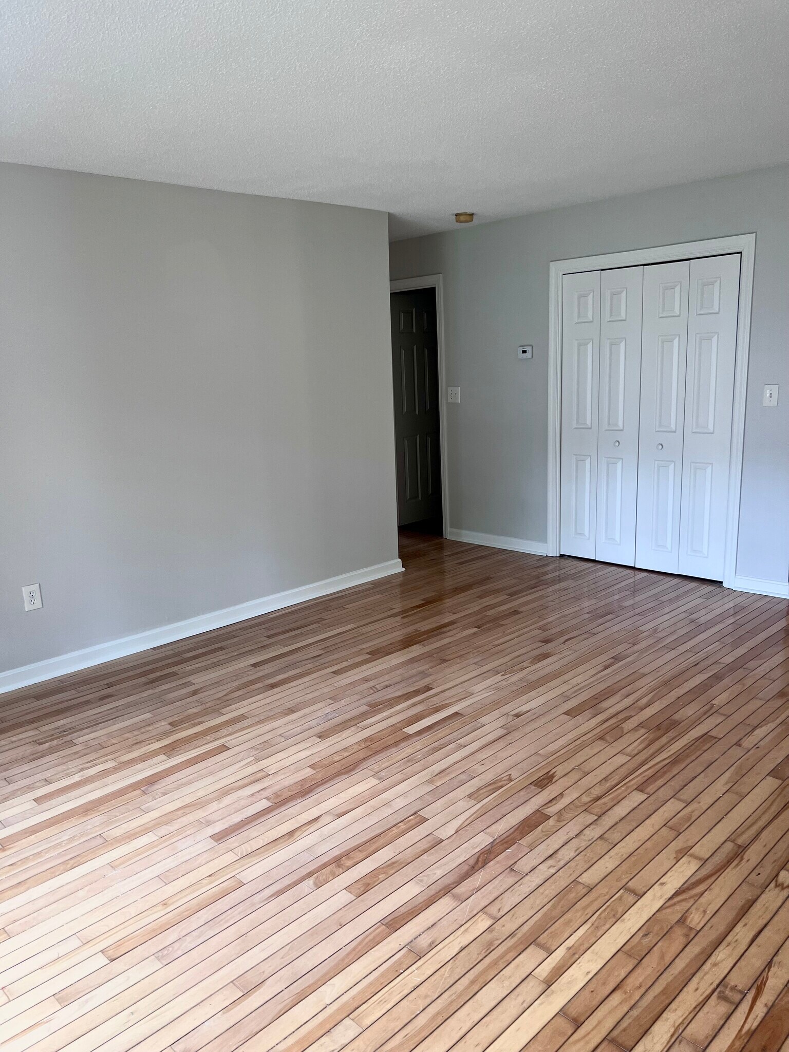 Building Photo - 305 Springbrook Cir