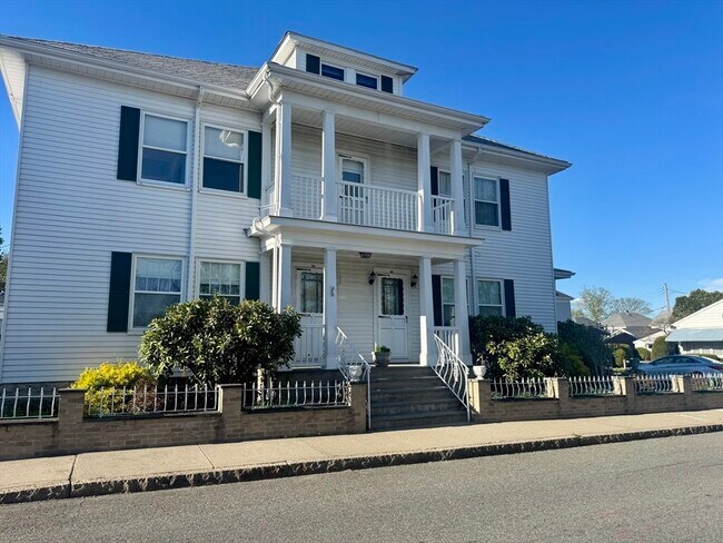 Building Photo - 69 Brooklawn St