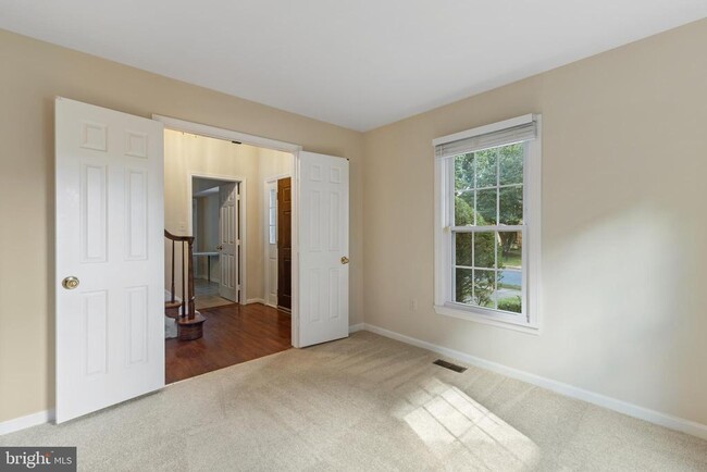 Building Photo - 208 Bristol Downs Dr