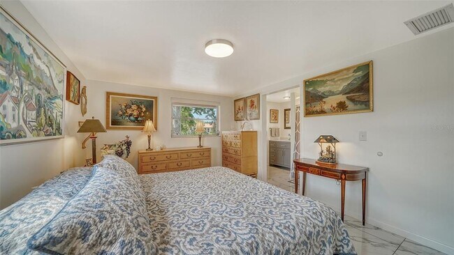 Building Photo - 641 Coral Dr