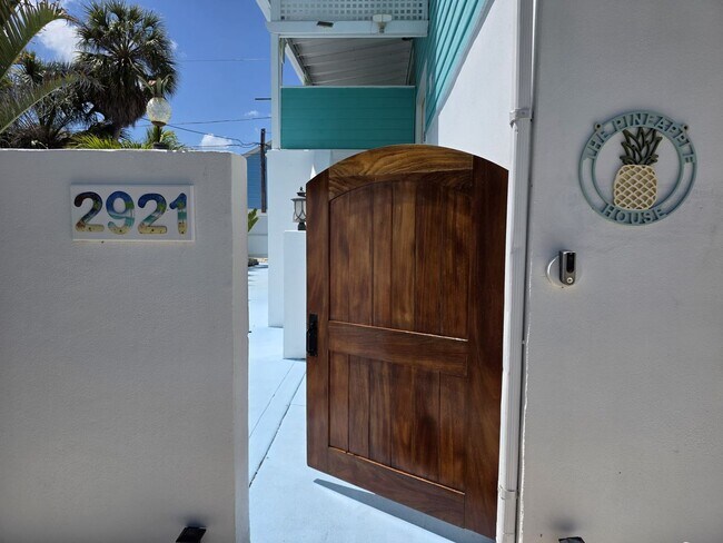 Building Photo - Downtown Gulfport - The Pineapple House