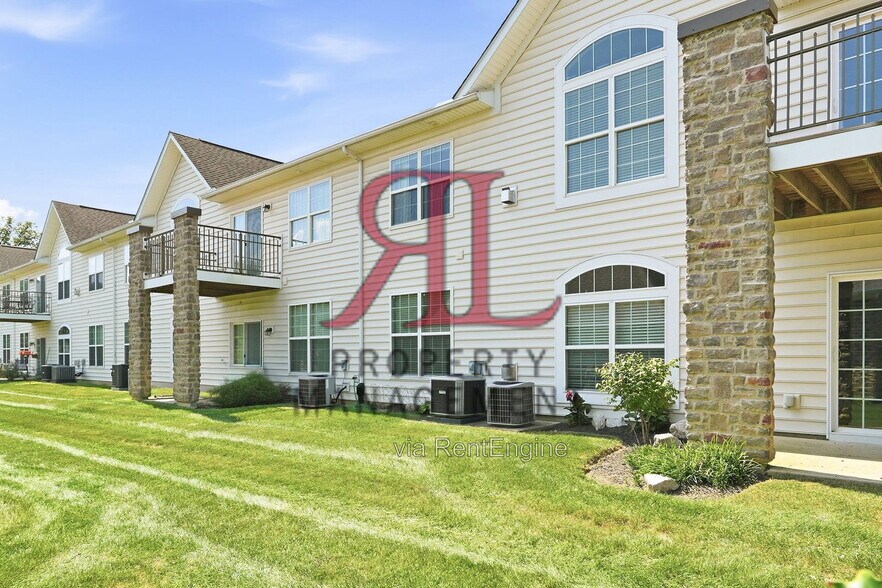 Building Photo - 5038 Calais Dr