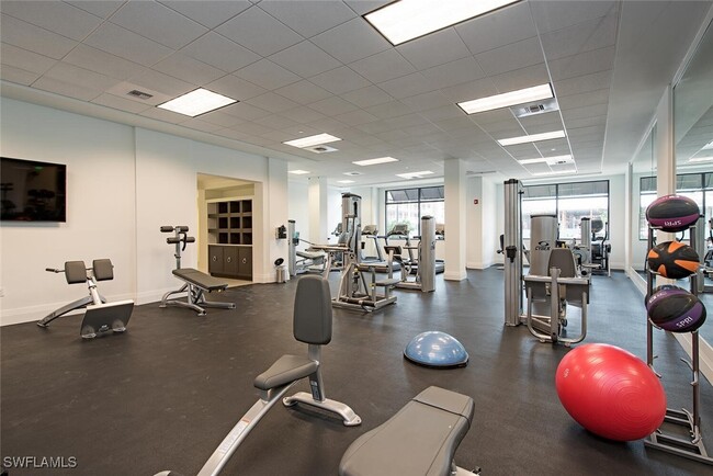 Building Photo - 1030 3rd Ave S